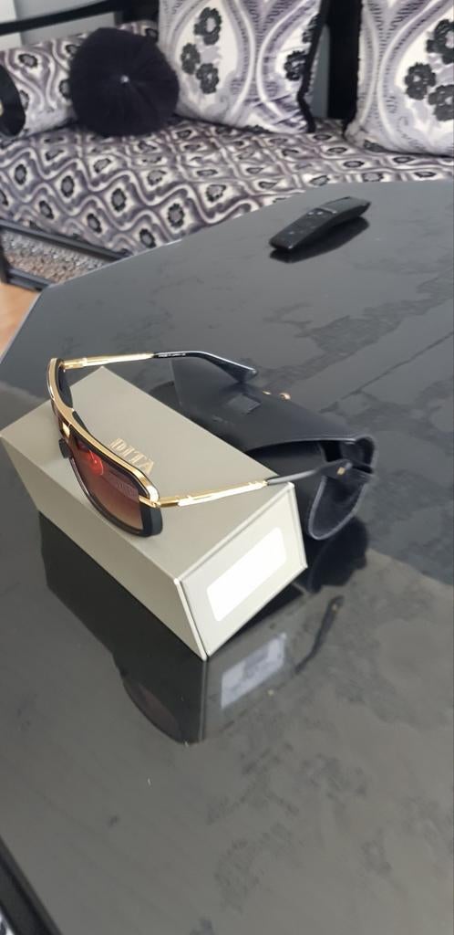 Dita bril, Ophalen, Zo goed als nieuw