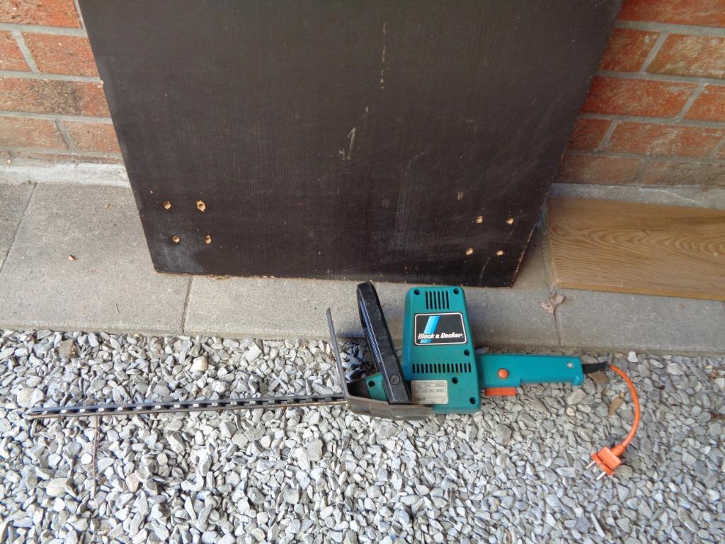 BLACK AND DECKER ELEKTRISCHE HEGGENSCHAAR, Ophalen, Gebruikt, Black & Decker
