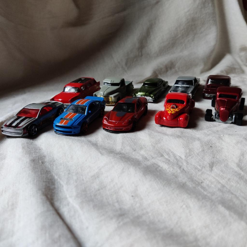 10 Hotwheels autootjes, Kinderen en Baby's, Speelgoed |Speelgoedvoertuigen, Ophalen of Verzenden, Gebruikt