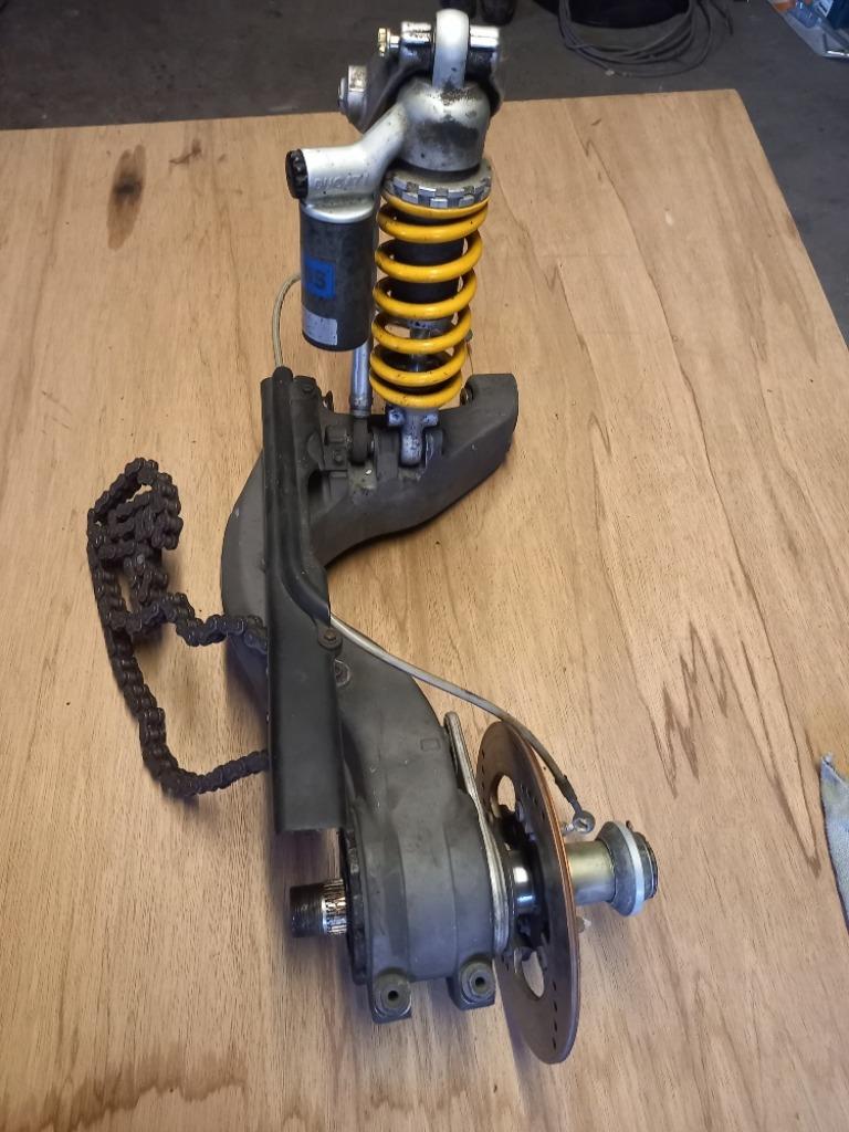 BRAS OSCILLANT AVEC SUSPENSION POUR DUCATI 916-996-998, Motos, Enlèvement ou Envoi, Utilisé, Jackierogier@outlook.be, Herzele