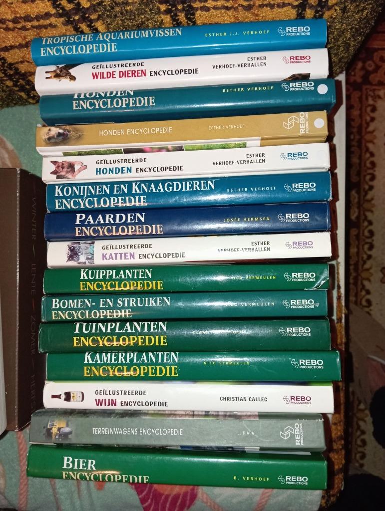 keuze uit 15 geïllustreerde rebo encyclopedie's, Verzenden, Zo goed als nieuw, Dieren