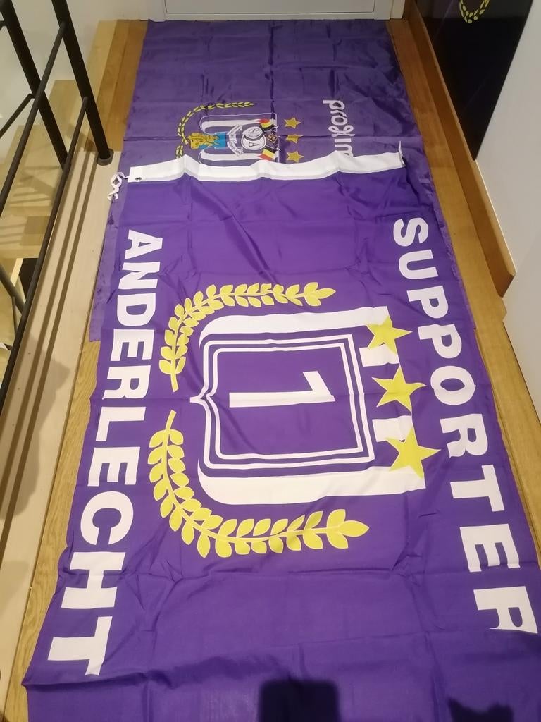 2 verschillende vlaggen rsca Anderlecht, Ophalen of Verzenden