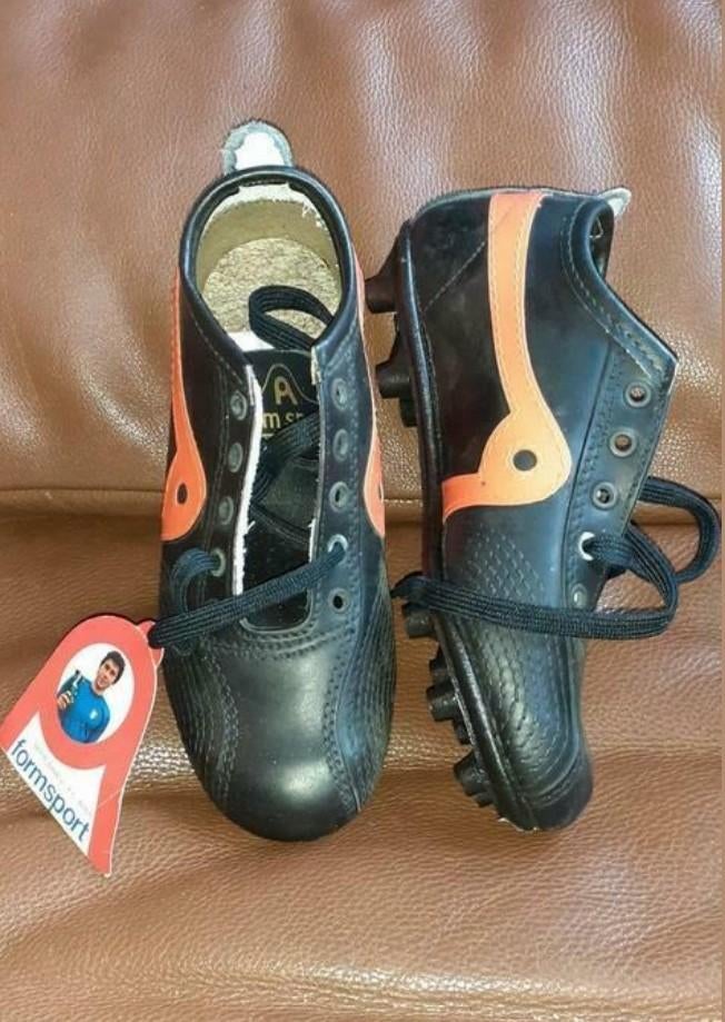 Chaussure de football pt 37 non portée ( ref114), Sports & Fitness, Enlèvement ou Envoi, Neuf, Chaussures