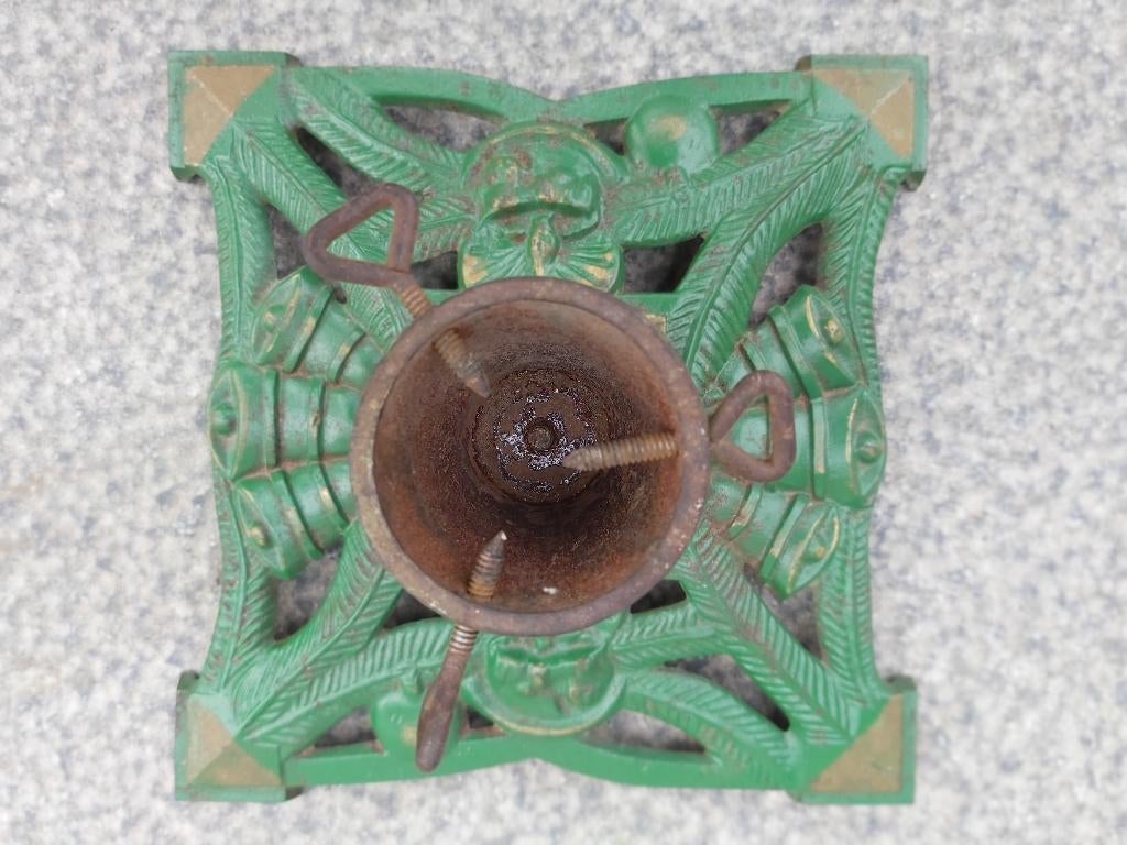 Antieke kerstboomvoet met mooie patina en goud, Diversen, Kerst, Gebruikt, Ophalen