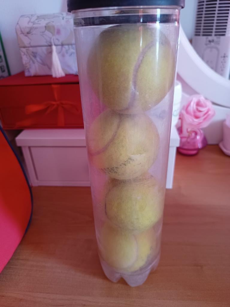 8 balles de tennis Rolland Garros All court Babolar, Enlèvement ou Envoi, Utilisé, Balles, Autres marques