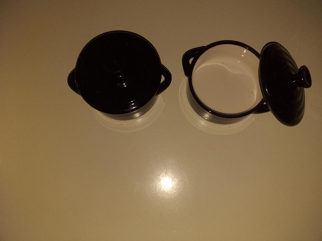 Set van 2 aardewerken potjes, Huis en Inrichting, Keuken | Servies, Ophalen of Verzenden, Nieuw