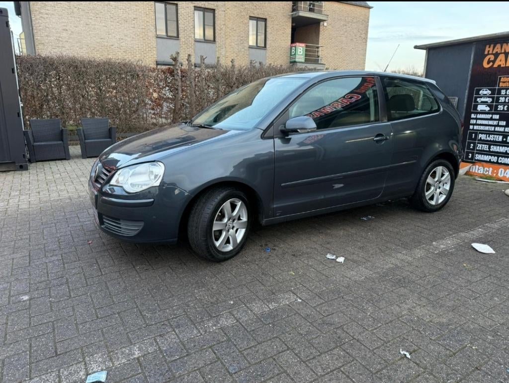 Volkswagen polo automatisch. Met weinig km. Gekeurd, Achat, Carnet d'entretien, 5 places, Automatique