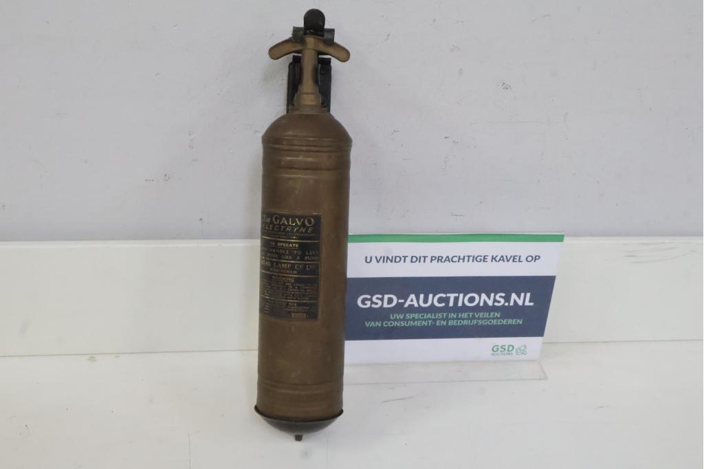 Antiek koperen brandblusser