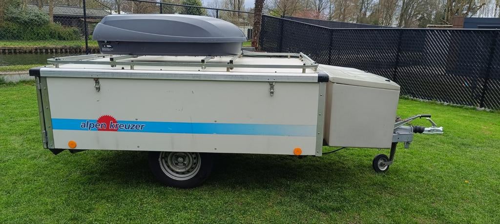 BAGAGEWAGEN MET HARD DEKSEL, Ophalen