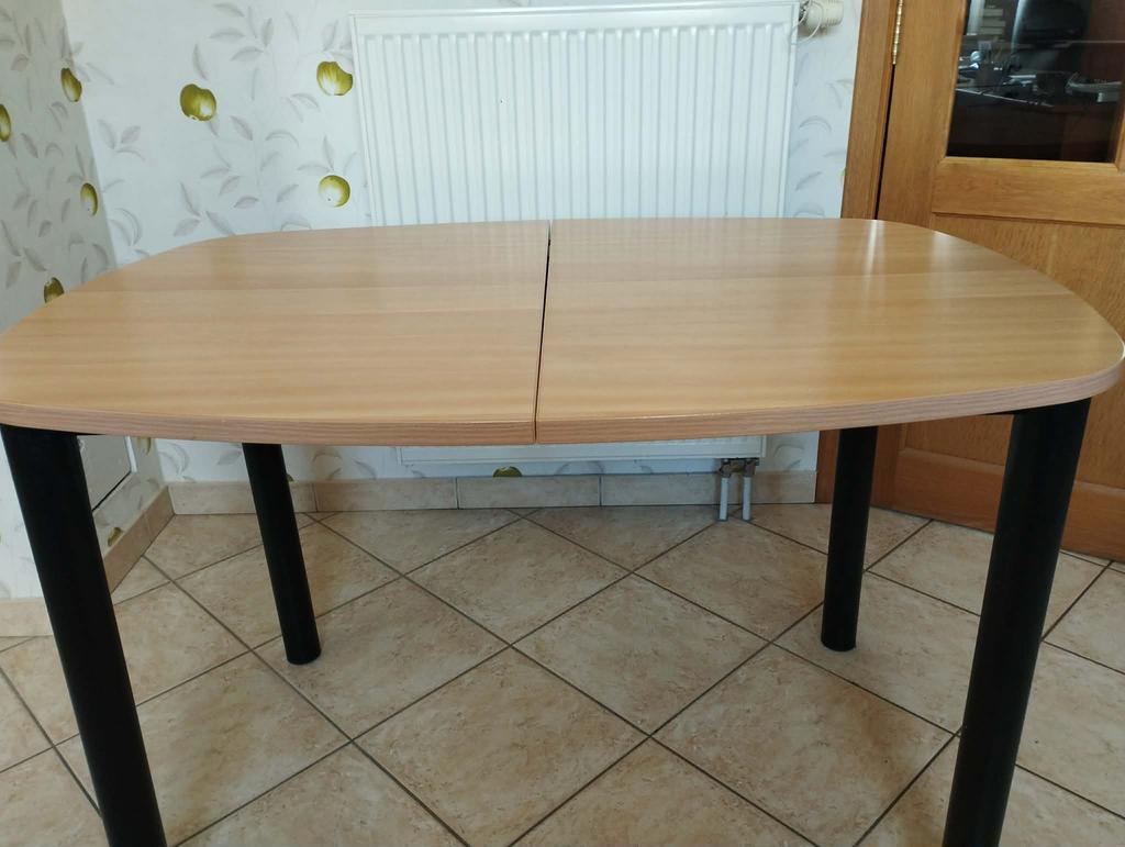 Table à manger avec rallonge pour 4 à 6 personnes, Enlèvement, Utilisé