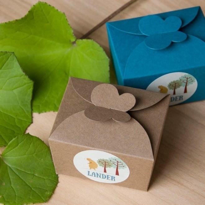 Doopsuikerdoosje: vlinderdoosje in verschillende kleuren, Kinderen en Baby's, Ophalen of Verzenden, Nieuw, Geboortebord