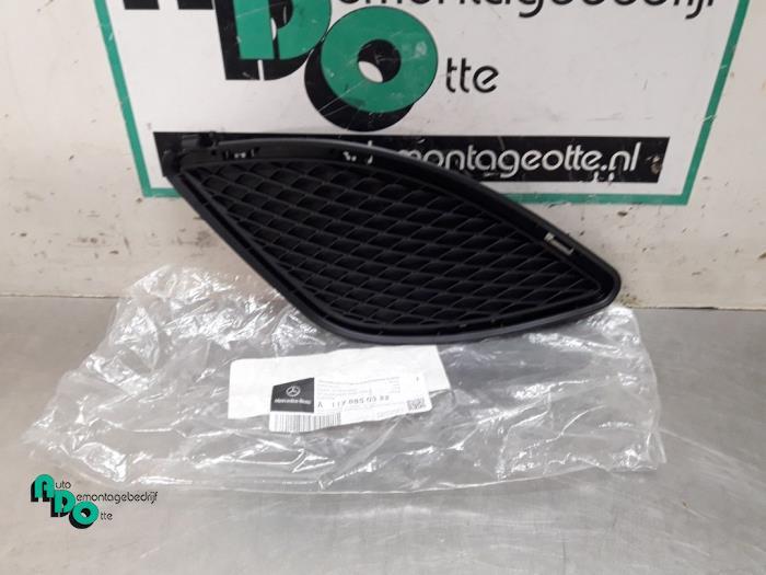 Afdekplaat mistlamp links van een Mercedes CLA (CLA-Klasse 1, Auto-onderdelen, -, Nieuw, Ophalen of Verzenden, -