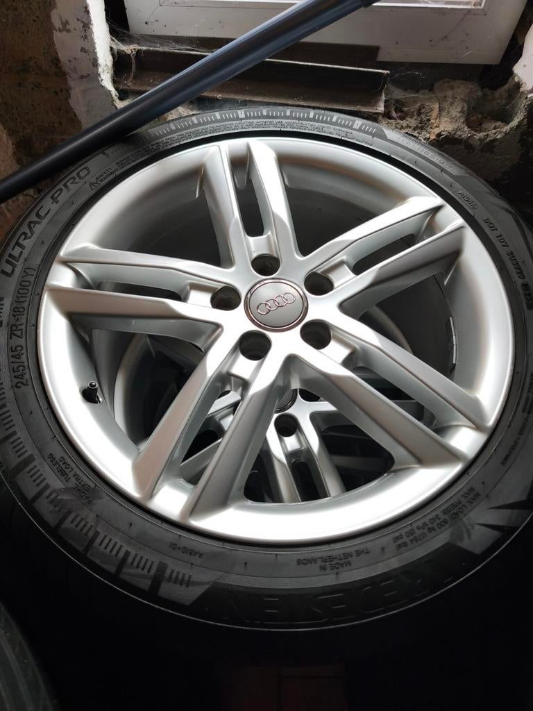 Jantes Audi 18" d'origine + pneus Vredestein 245/45 18 Y100, Autos : Pièces & Accessoires, 245 mm, Pneus été, 18 pouces, Enlèvement