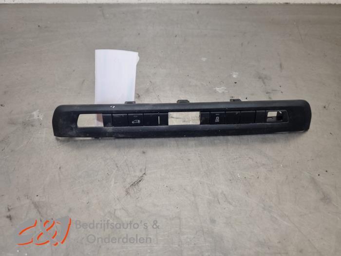 ESP Schakelaar van een Toyota Pro-Ace, Auto-onderdelen, Remmen en Aandrijving, Toyota, Gebruikt, 3 maanden garantie, Ophalen of Verzenden