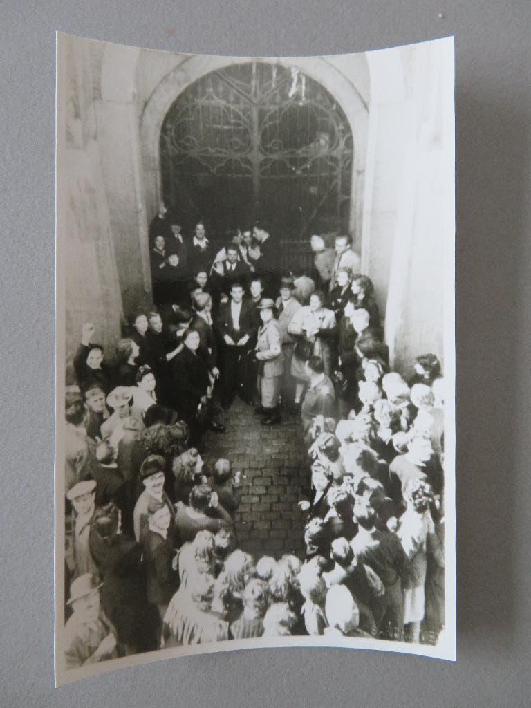 WO2 1944 Witte Brigade bevrijd pol. gevangenen Begijnenstr., Foto, Ophalen of Verzenden, Zo goed als nieuw, 1940 tot 1960