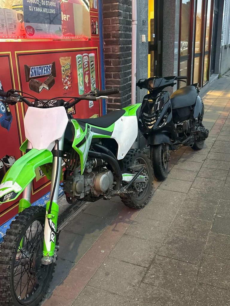 apollo rfx 140cc, Fietsen en Brommers, Brommers | Crossbrommers, Zo goed als nieuw, Ophalen