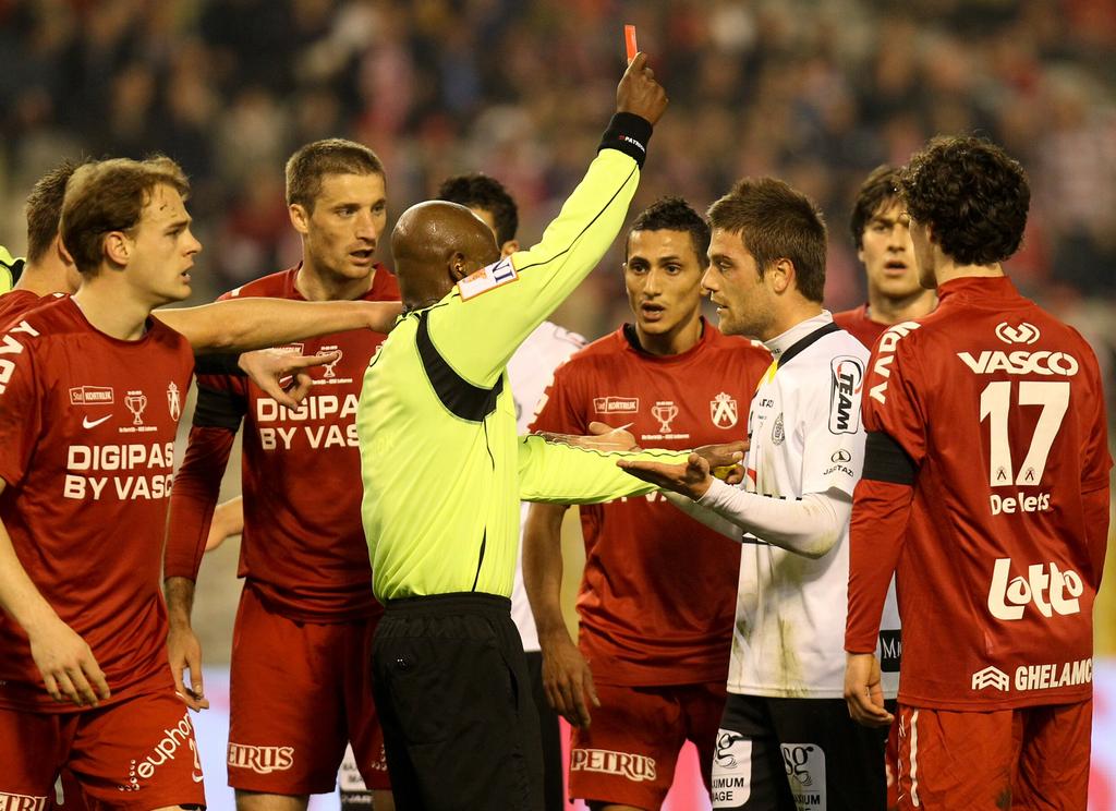 Gezocht!!! Fanshop shirt bekerfinale KV Kortrijk, Enlèvement ou Envoi, Utilisé, Maillot