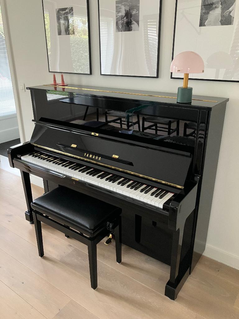 Yamaha buffetpiano, Musique & Instruments, Pianos, Enlèvement ou Envoi, Brillant, Comme neuf, Piano