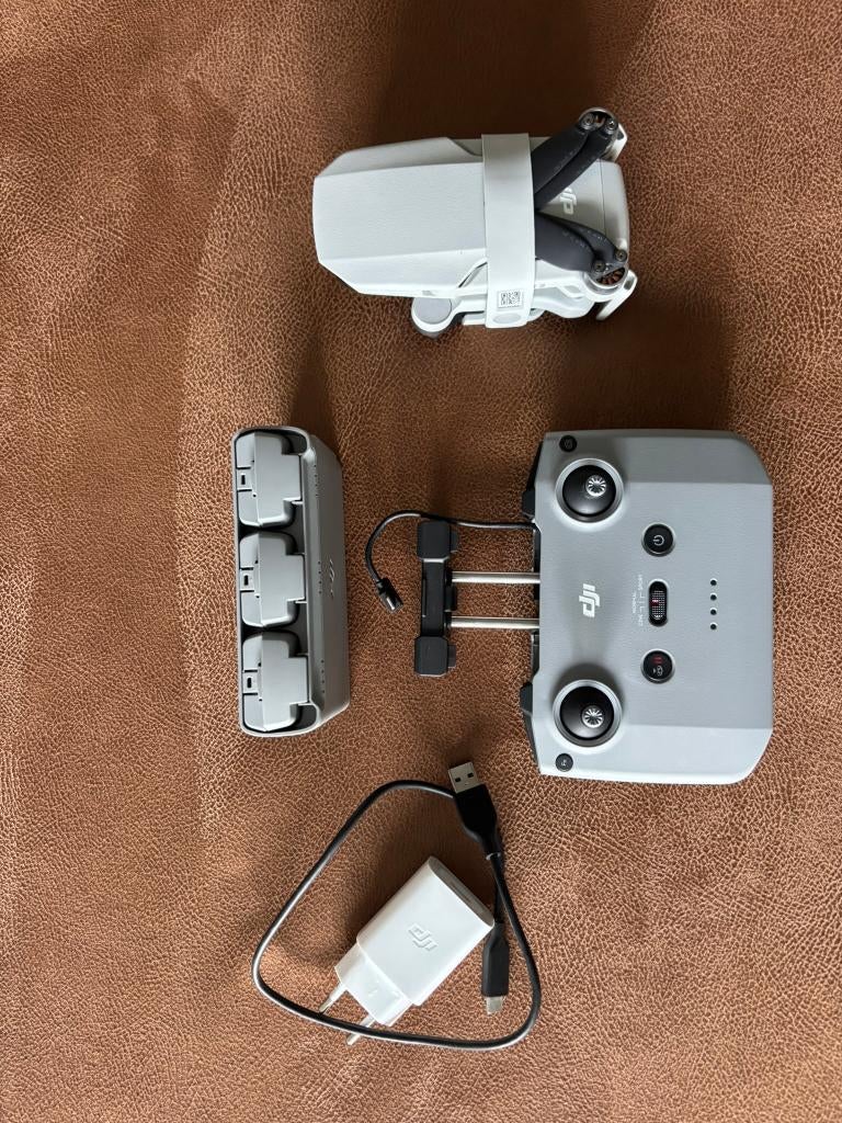 Drone - DJI Mini 2 Fly More Combo, TV, Hi-fi & Vidéo, Drones, Drone avec caméra, Moins de 250 g, 5 à 10 km, Comme neuf