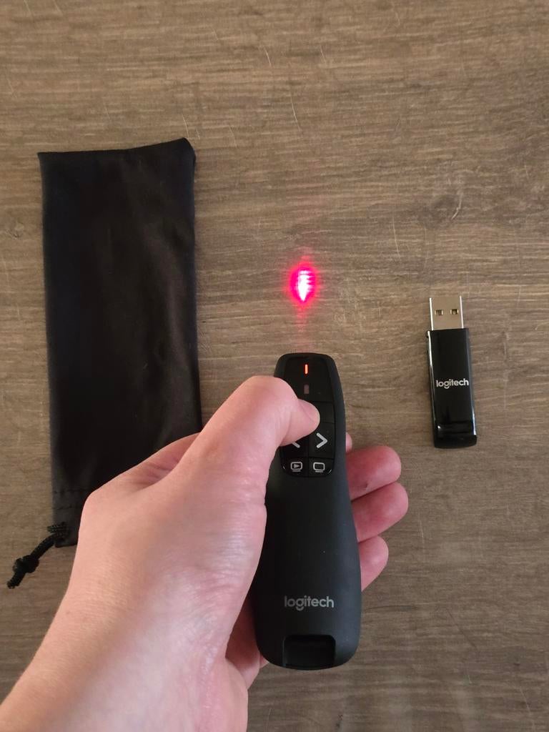 LOGITECH Presentatieapparaat R400 Zwart, Informatique & Logiciels, Pointeurs de présentation, Enlèvement ou Envoi