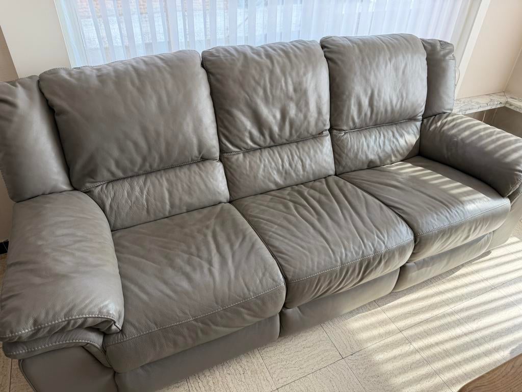 Lederen driezit NIEUWSTAAT, Ophalen, Zo goed als nieuw