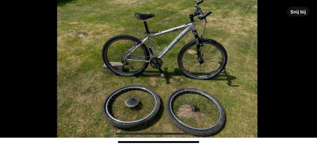TREK fiets met 2 terreinbanden en 2 baanbanden, Ophalen, Gebruikt