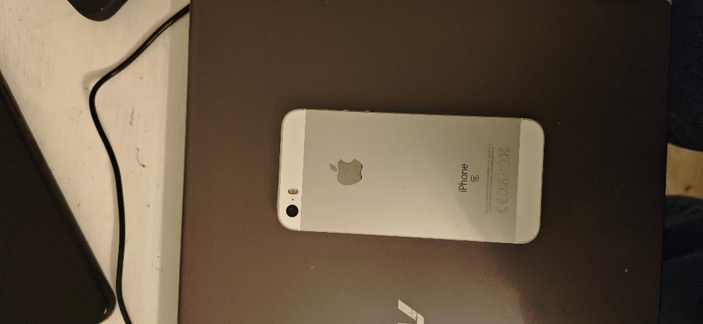 iPhone SE 2016, 80 %, Gebruikt, Ophalen of Verzenden, Zonder simlock