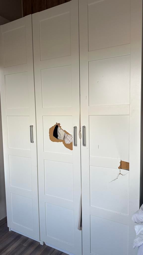 Ikea Kleerkast, Enlèvement, Utilisé