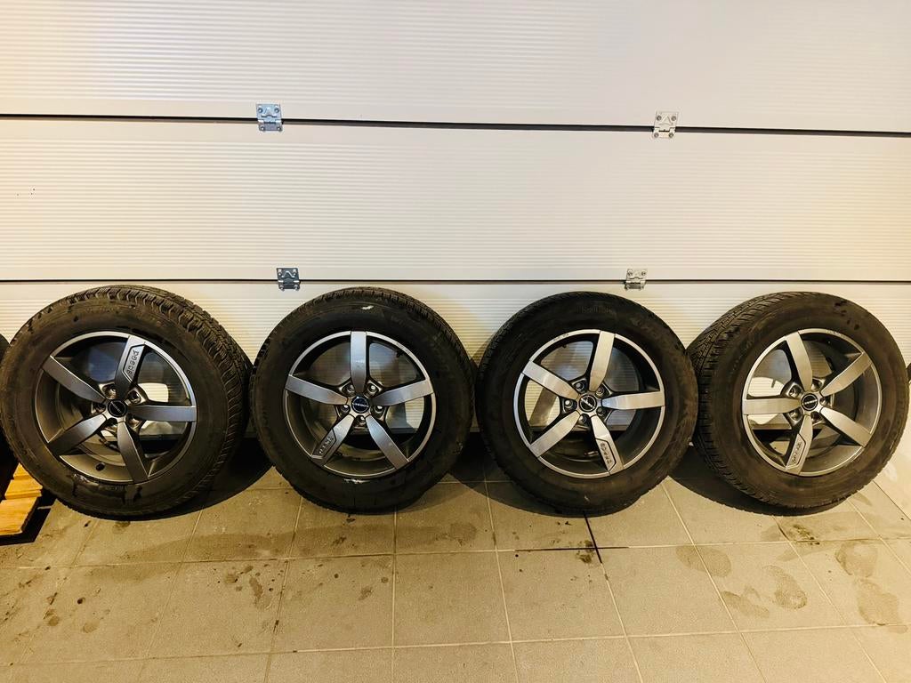 Jantes borbet speed 17" 215/65 R17, Autos : Pièces & Accessoires, Pneus & Jantes, Enlèvement, Pneus hiver, Pneu(s)