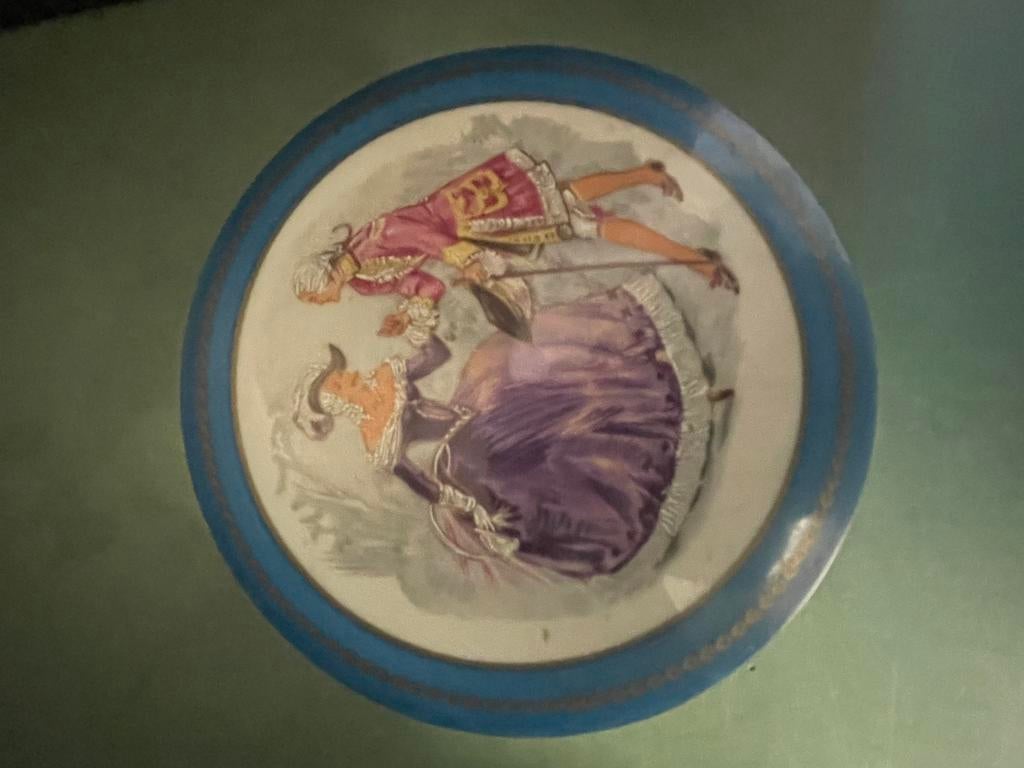 Porcelaine de Couleuvre., Enlèvement ou Envoi