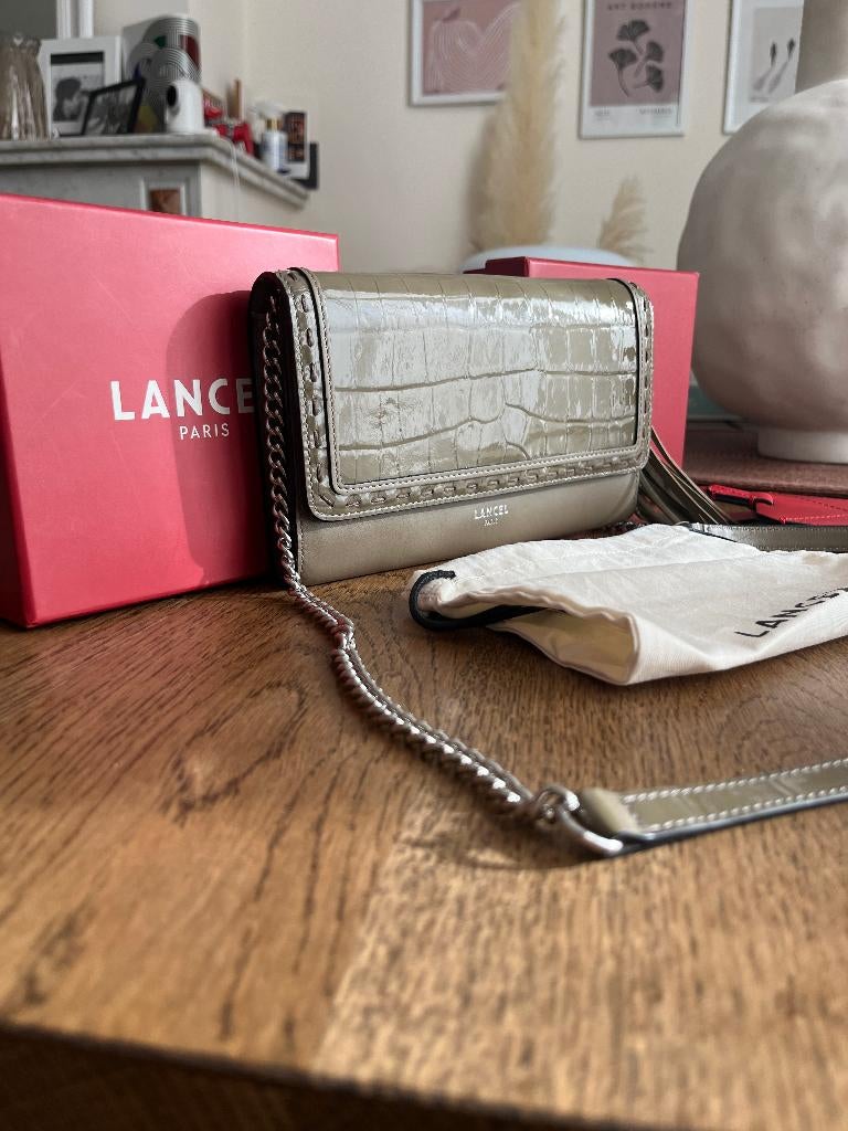 LANCEL Ninon Khaki BAG - Leer (Croco-stijl) - NIEUW, Handtassen en Accessoires, Tassen | Damestassen, Ophalen, Nieuw, Overige kleuren