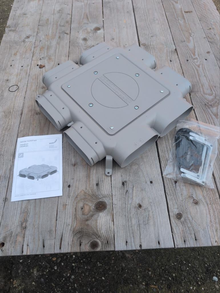 Boîtier de distribution de ventilation Zehnder ComfoFlat CK, Bricolage & Construction, Ventilation & Extraction, Enlèvement ou Envoi