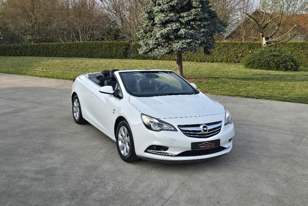 Opel Cascada OPC 1.4i Ess. ** Leder - Airco ** GAR 12M, Auto's, Opel, Voorwielaandrijving, 4 zetels, 4 cilinders, Cabriolet