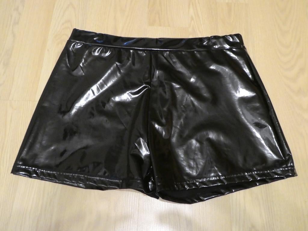 Short Lak PVC Zwart, Kleding | Dames, Ophalen of Verzenden, Nieuw, Zwart