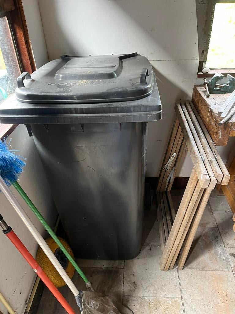 Grote zwarte vuilbak, Doe-het-zelf en Bouw, Containers, Ophalen