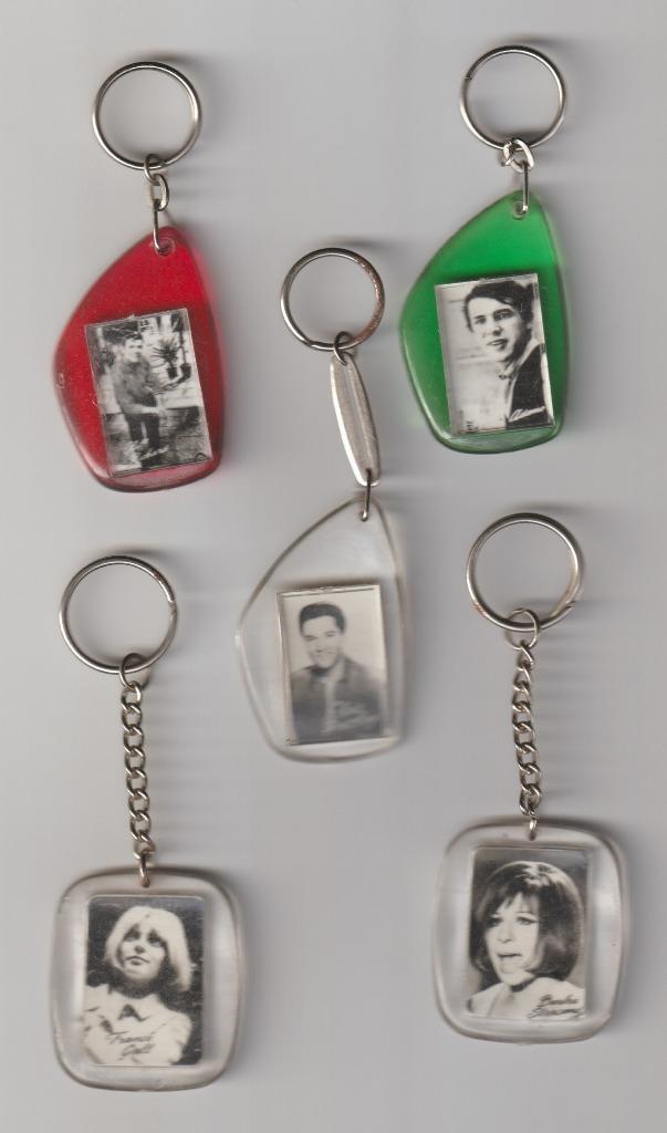 5 sleutelhangers van muzieklegenden 1960's, Collections, Envoi, Utilisé