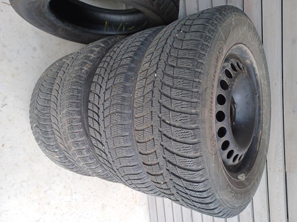 4 jantes et pneus KUMHO hiver 215 65 16 98 H, 16 pouces, Véhicule de tourisme, Pneu(s), Enlèvement