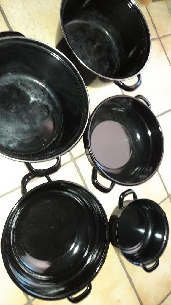 Casseroles à moules noirs, Maison & Meubles, Enlèvement, Comme neuf, Autres matériaux