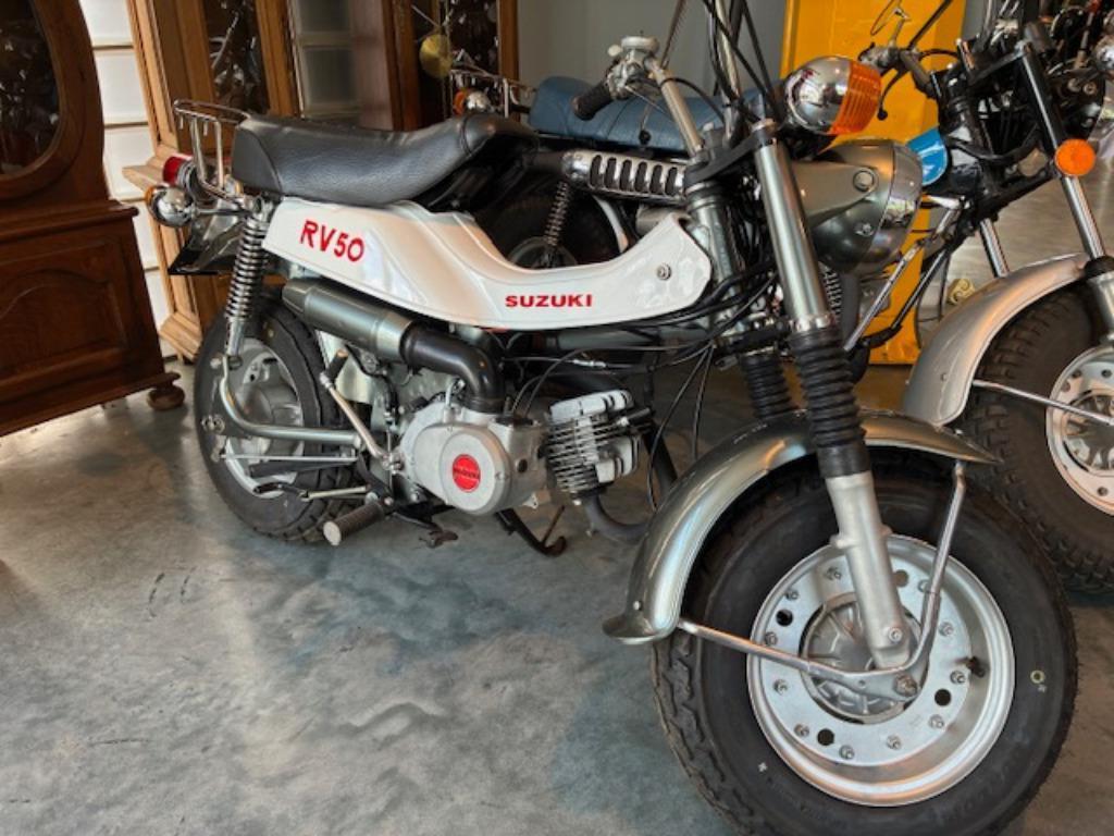 Suzuki RV50, Fietsen en Brommers, Brommers | Oldtimers, Overige merken, Klasse B (45 km/u), Ophalen