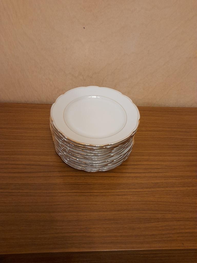 Assiettes à dessert porcelaine Ćmielów Pologne, comme neuf, Ophalen