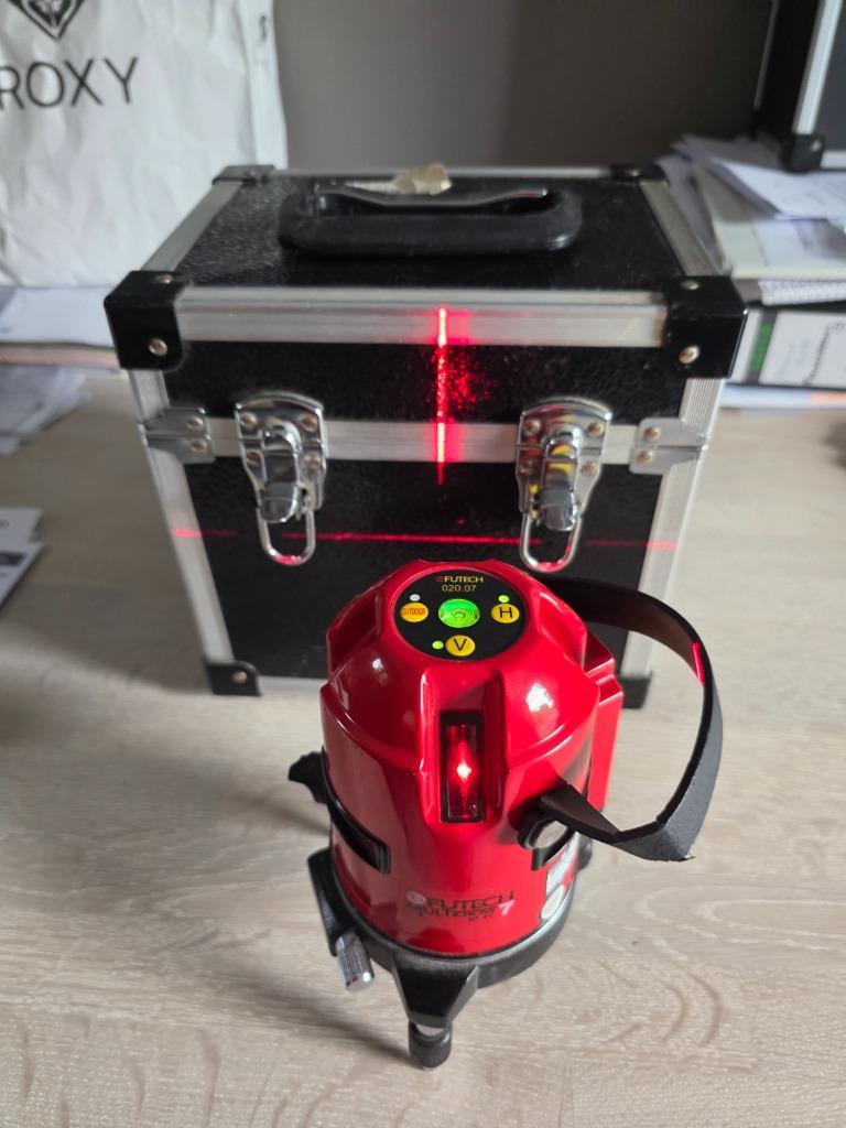 Kruislijnlaser Futec multicross 7, perfecte staat., Doe-het-zelf en Bouw, Meetapparatuur, Ophalen of Verzenden, Zo goed als nieuw