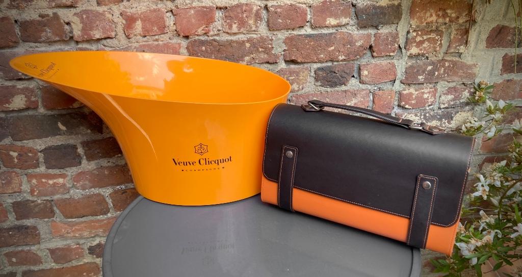 Ensemble événementiel Veuve Clicquot : Piscine à champagne +, Maison & Meubles, Accessoires pour la Maison | Porte-bouteilles