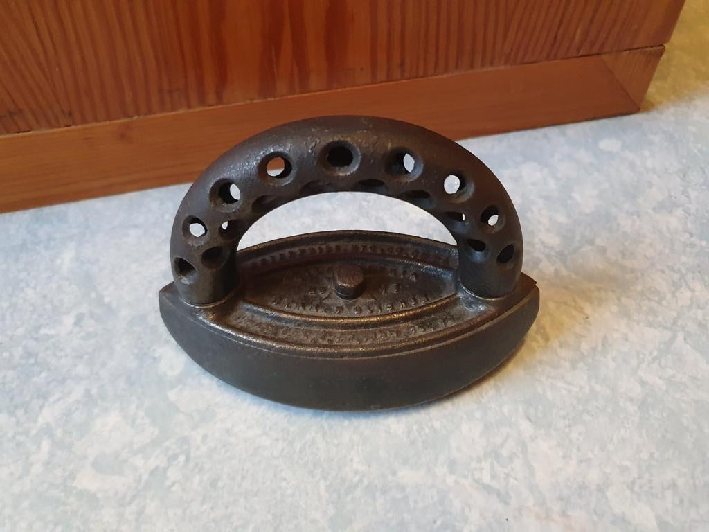 Ancien petit fer á repasser américain, Ophalen of Verzenden