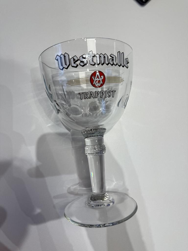 Westmalle genummerd bierglas voor verzamelaars, Huis en Inrichting, Nieuw, Ophalen of Verzenden, Wedgwood, Overige materialen