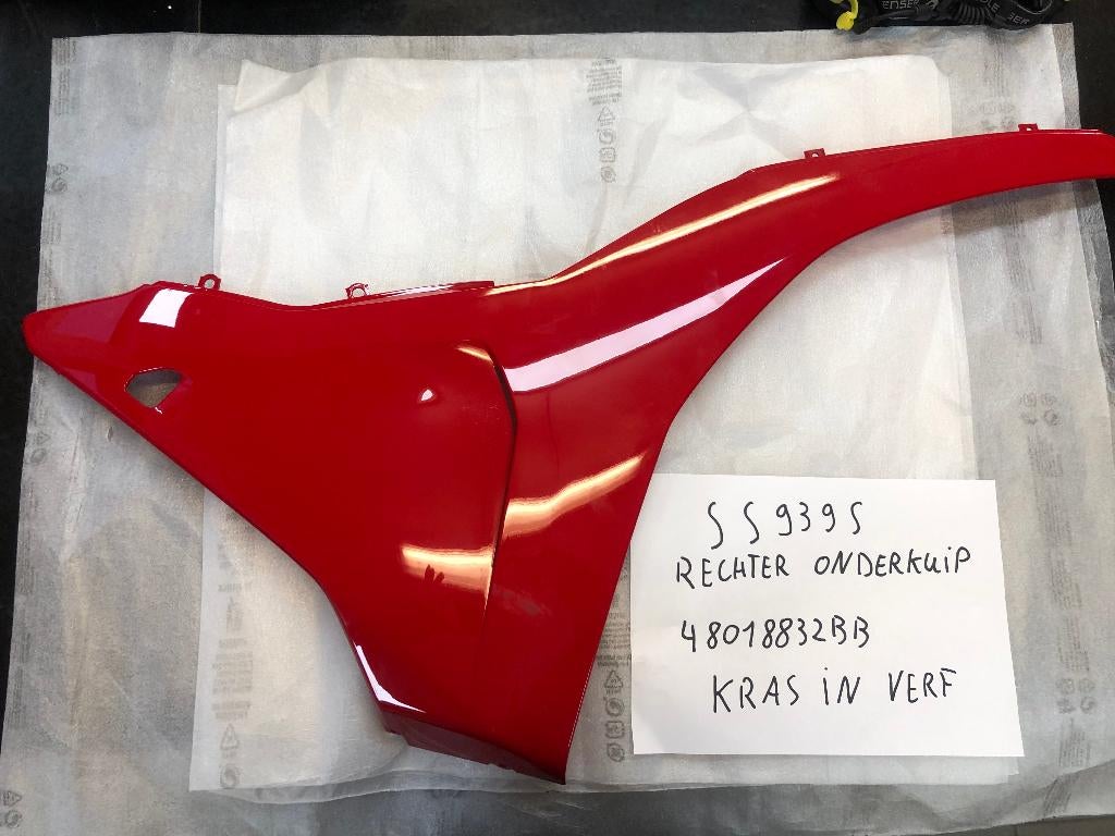 CARÉNAGE DUCATI SS939 INFÉRIEUR DROIT 48018832BB, Motos, DUCATI, Enlèvement ou Envoi, Utilisé, Jackierogier@outlook.be