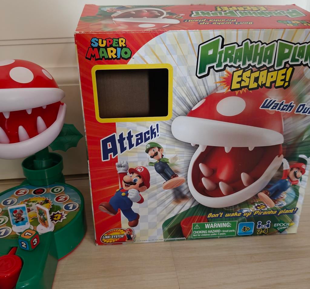 Gezelschapsspel Nintendo Super Mario Piranha Plant Escape, Ophalen of Verzenden, Zo goed als nieuw