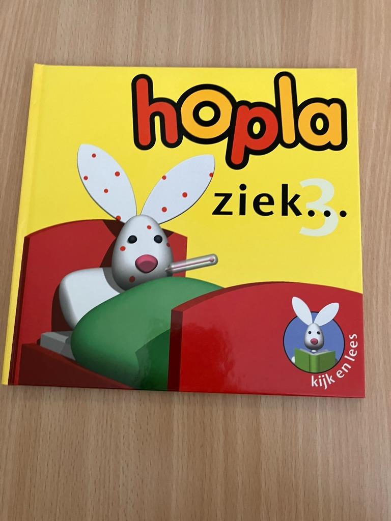 Prentenboek: Hopla - Ziek, Livres, Livres pour enfants | 0 an et plus, Comme neuf, 2 à 3 ans, Enlèvement ou Envoi