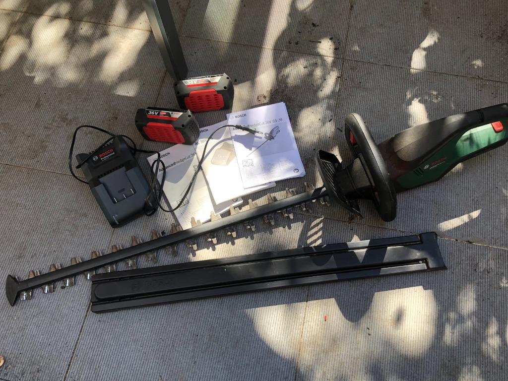 Heggenschaar, Tuin en Terras, Ophalen, Zo goed als nieuw, Accu, BOSCH