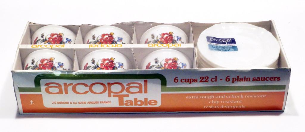 ARCOPAL Vintage 6 tasses/sous tasses dans boite d'origine, Enlèvement