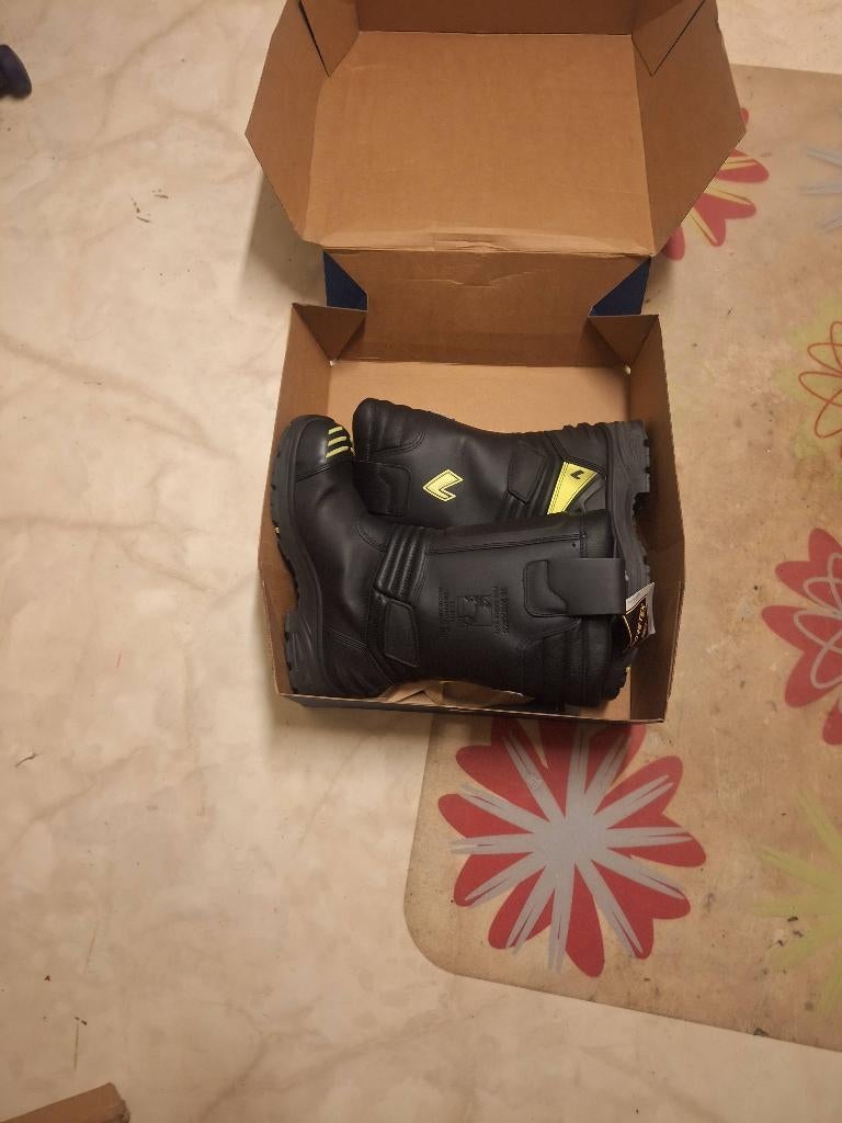 Botte pompier  43/44, Bricolage & Construction, Enlèvement ou Envoi